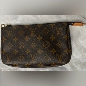 Authentic Louis Vuitton Pochette